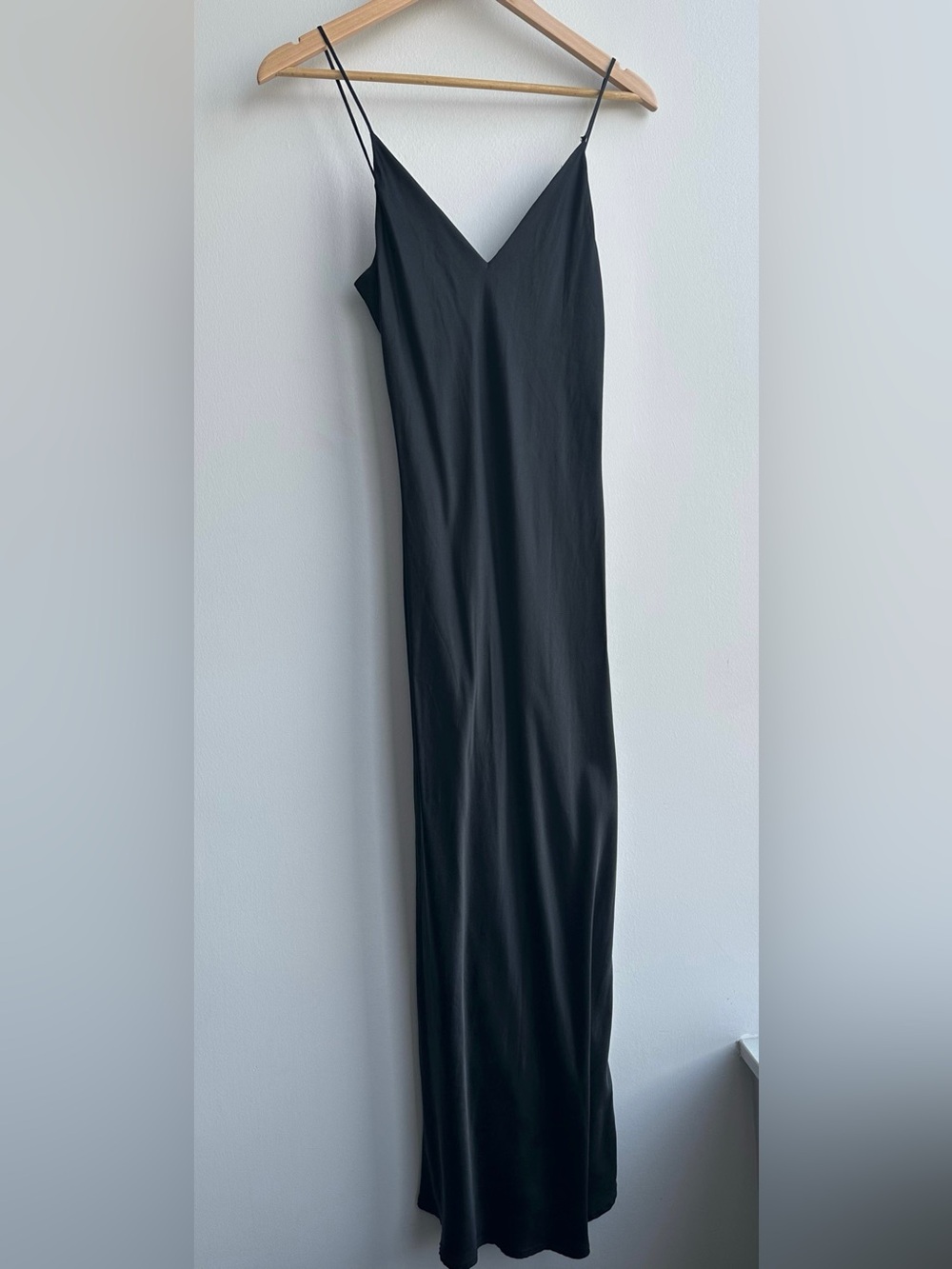 L’Agence Seridie Midi 100% Silk Black Dress - Size 2 (Style 61253CLW)